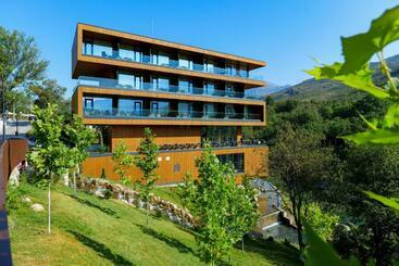 هتل Uji Ftohte Tepelene