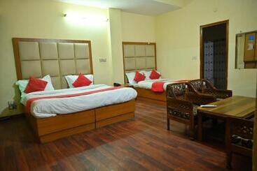 בית מלון כפרי Abhi International