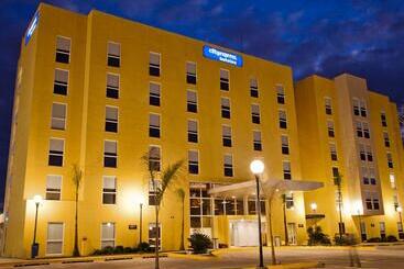 בית מלון כפרי City Express By Marriott Ciudad Victoria