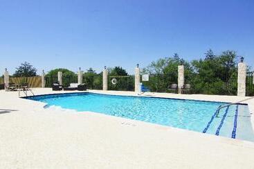 Holiday Inn Express Hotels & Suites Cuero, An Ihg