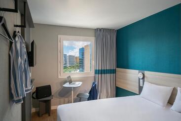 בית מלון כפרי Ibis Budget Nice Aeroport