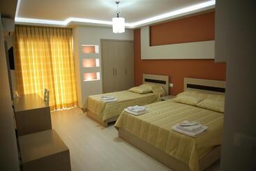 Отель Pogradeci