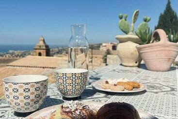 ペンション La Mennulara La Terrazza Del Centro Storico