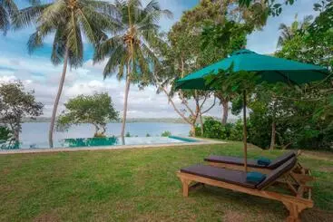 Resort Serendipity Lake Hikkaduwa