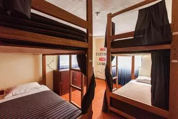 Papachos Hostel