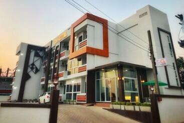 O2 Hotel สกลนคร