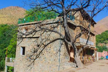 민박 Gite D étape Amssouzart