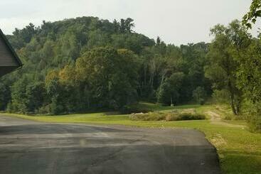 بنسيون Lithium Lodge, Llc