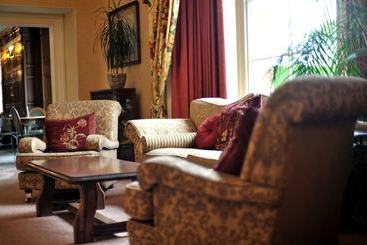 乡村酒店 Cedar Falls Health Spa