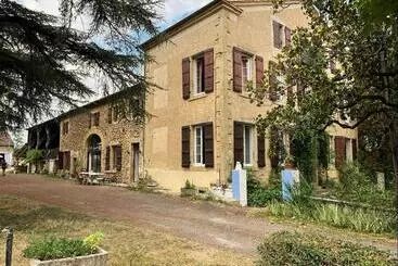 Aamiaismajoitus (B&B) La Demeure Des Fleurs