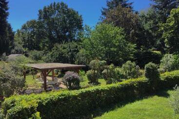 بنسيون Au Charme D Ici