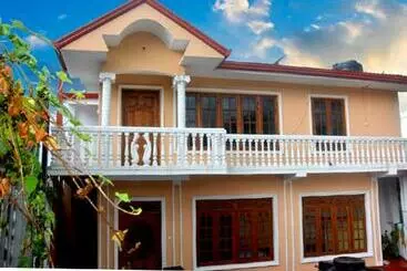 Majatalo Train View Villa