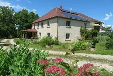 ベッドアンドブレックファースト ô Prés D Ici Chambres D Hôtes