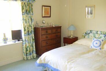 민박 Westcourt Farm