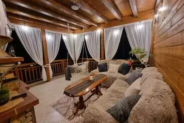 Pensió Villa Hills сърница