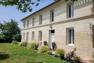 Aamiaismajoitus (B&B) Chambre Vigne Avec Salle De Bain Privée