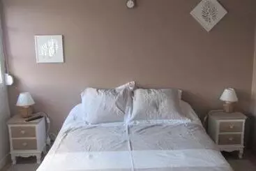 ベッドアンドブレックファースト Chambres D Hôtes Des Bruyères