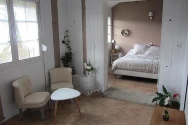 مبيت وإفطار Chambres D Hôtes Des Bruyères