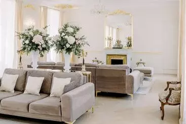 Bed & Breakfast Le Chateau D Hardricourt