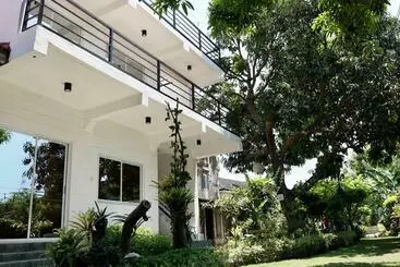 Bed and Breakfast Location One Eighty