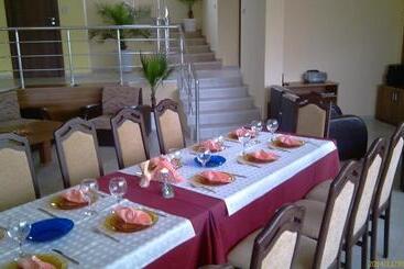 بنسيون вила дъбовец