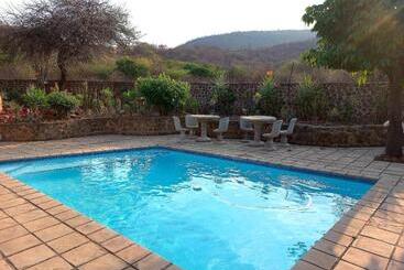 Pensione Pilanesberg View Guest House