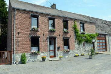 פנסיון Près Du Bois