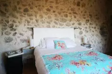 Aamiaismajoitus (B&B) Le Cabanon De Gourdon Bergerie Rénové En Pierre Vue Mer