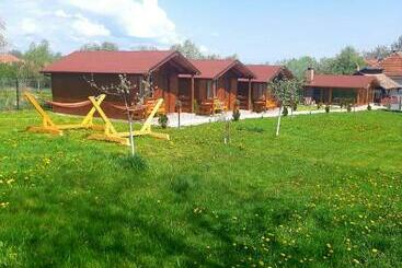 펜션 Căsuțele Din Retezat