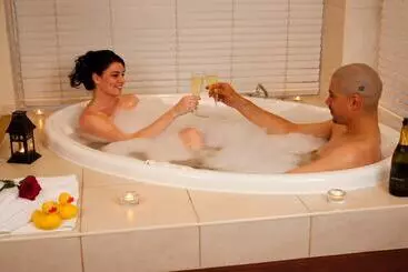 민박 Hunchy Hideaway