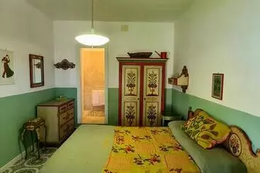 Bed and Breakfast La Limonaia A Mare