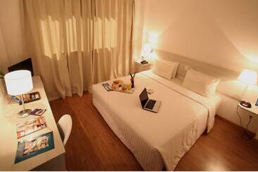 בית מלון כפרי Camaçari Plaza