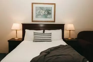 هتل The Lawson Riverside Suites