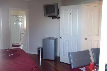 بنسيون Angela S Beach Stays