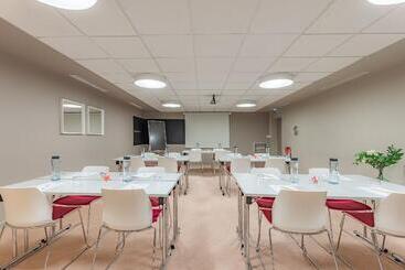 هتل آپارتمان Appart City Collection Paris Vélizy