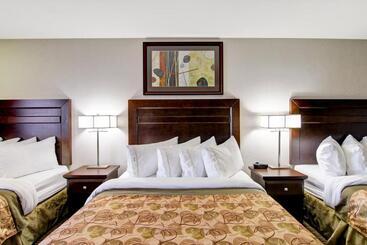 호텔 Coast Weyburn