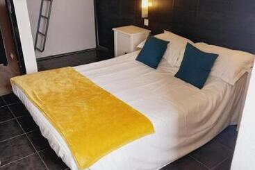 ホテル Hôtel M&r