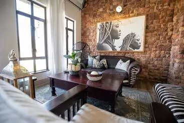 فندق Otjiwa Safari Lodge