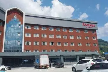 Szálloda Ramada By Wyndham Suanbo