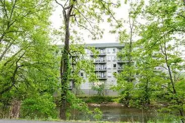 酒店 Twin Mountain Inn & Suites