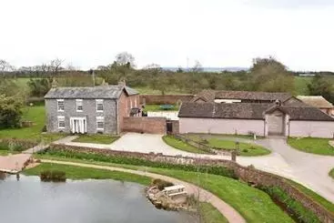 ペンション Muddifords Court Country House