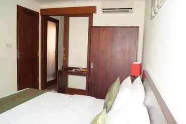 アパートホテル Sekuta Condo Suites