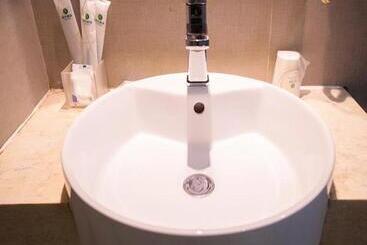 Hotell City Comfort Inn Nanning Zoo Metro Station