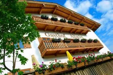 Alberg Gasthof Pension Altwirt