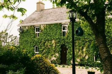 膳宿费 The Farm House At Fitz Of Inch