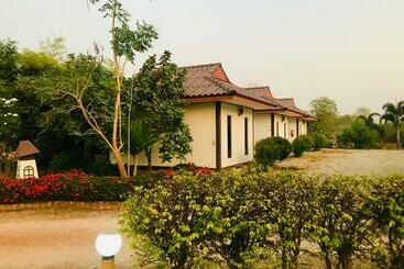 Resort สวนไผ่รีสอร์ท