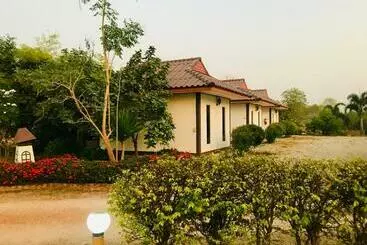 Resort สวนไผ่รีสอร์ท