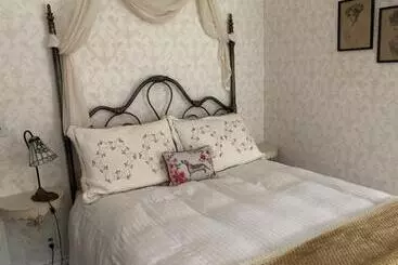 Guilford Bed And Breakfast