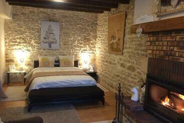 بنسيون Maison Familiale Centre France