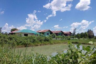 ベッドアンドブレックファースト Lek S Issan Home And Travel